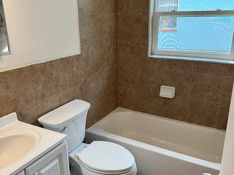 1307 W Washington St #B — Photo 10