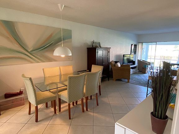3rd image of 101 NE 19th Ave APT 124