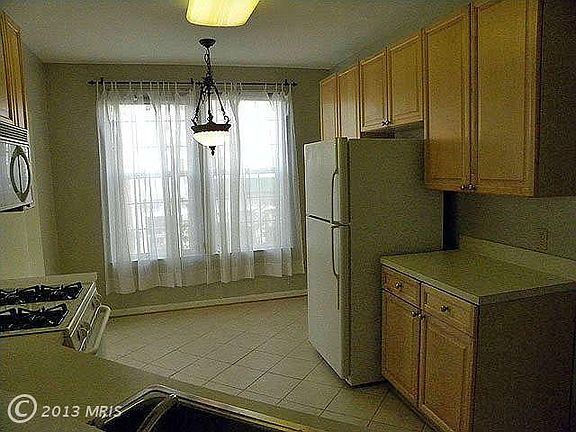 5th image of 191 Somervelle St APT 211