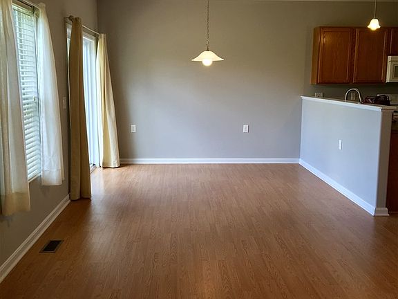 4th image of 6395 Arabian Dr