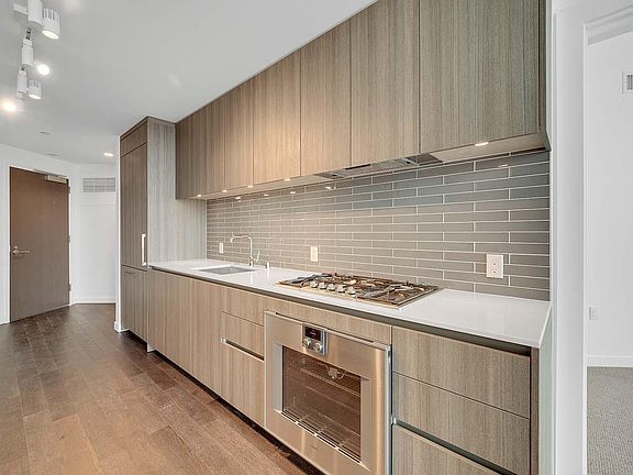 4th image of 1000 3rd St #410