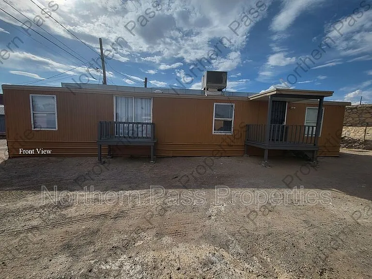 7143 N Loop Dr #E — Photo 1
