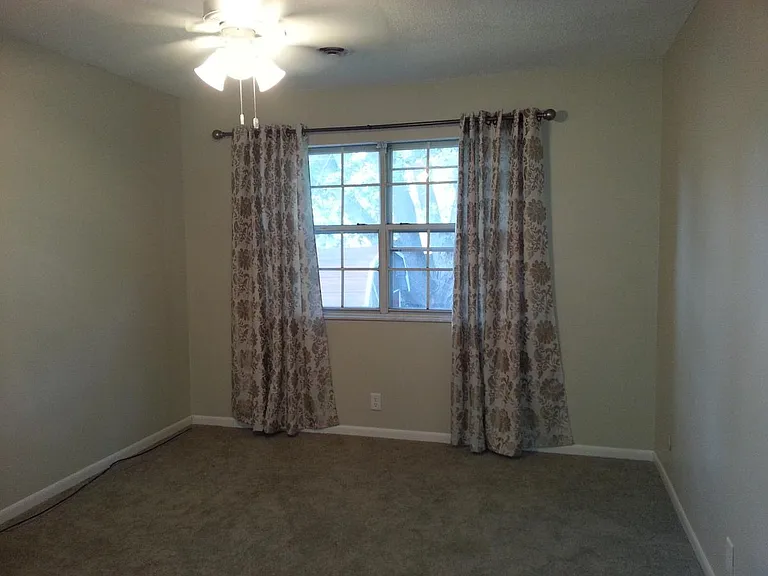 2113 Austin Dr — Photo 6
