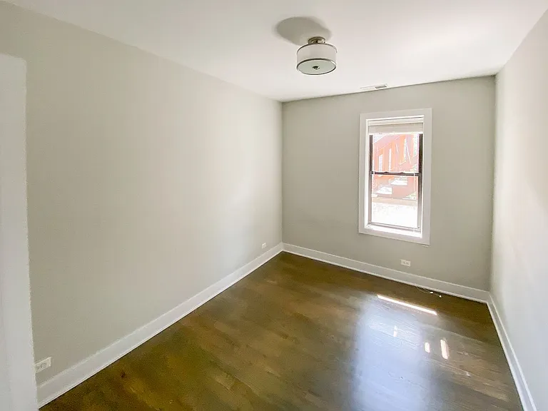 2618-26 N. Rockwell — Photo 11