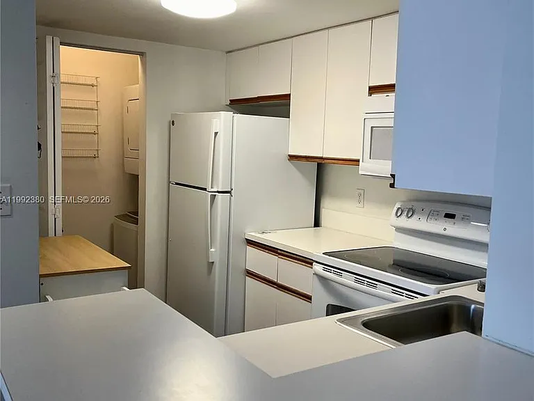 770 Claughton Island Dr #2009 — Photo 8