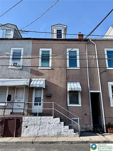 134 S Hall St Photo 1