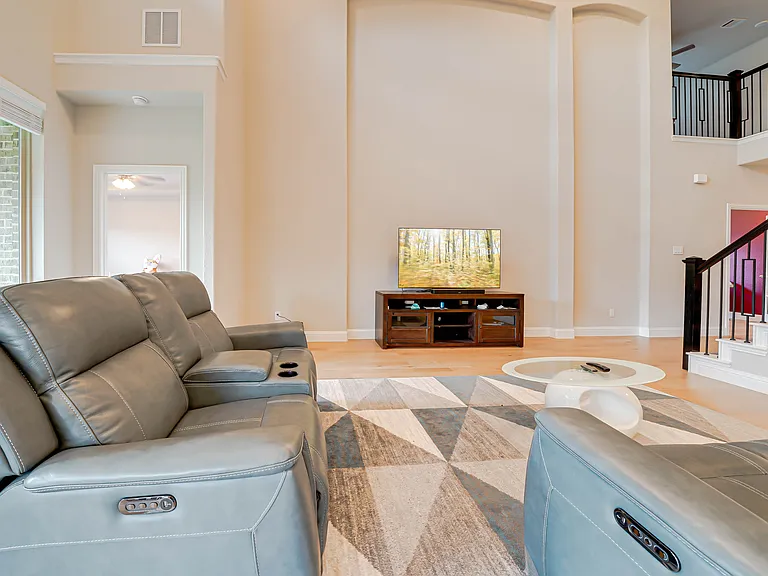 707 Gatecrest Dr — Photo 5