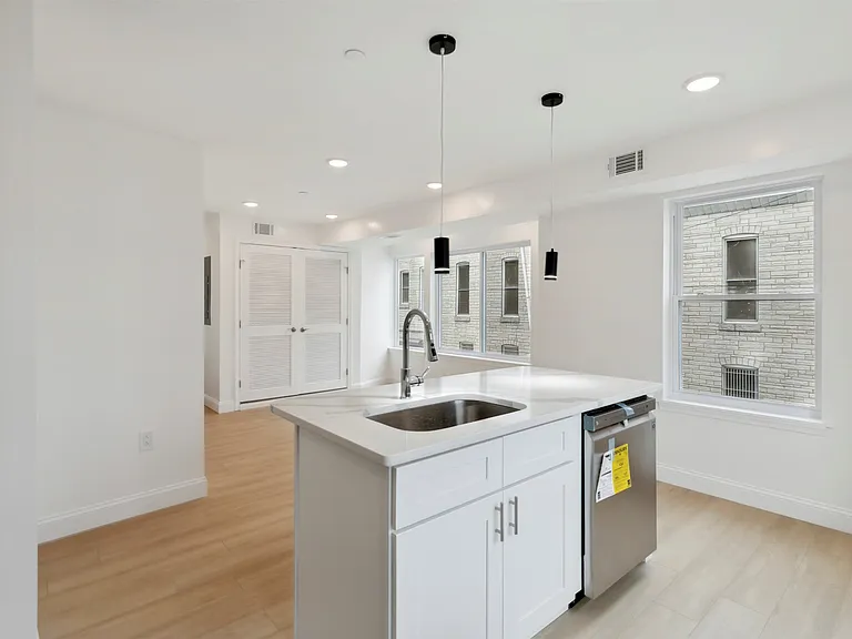 2118 W Oxford St #1 — Photo 10