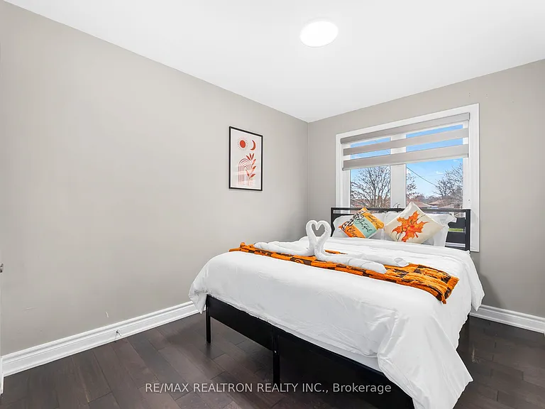 1141 Ritson Rd S — Photo 4