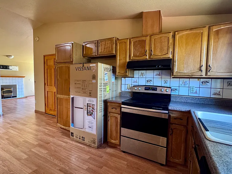 9323 S M St — Photo 6