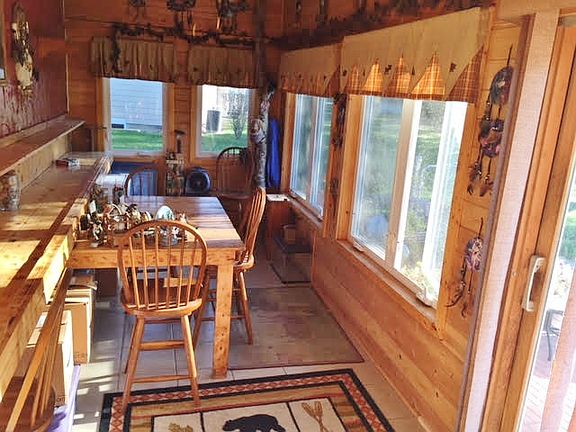2nd image of 206 S Park Ln