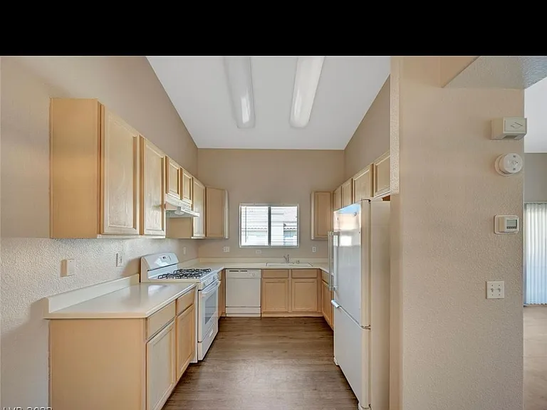 7450 S Eastern Ave #2020 — Photo 4