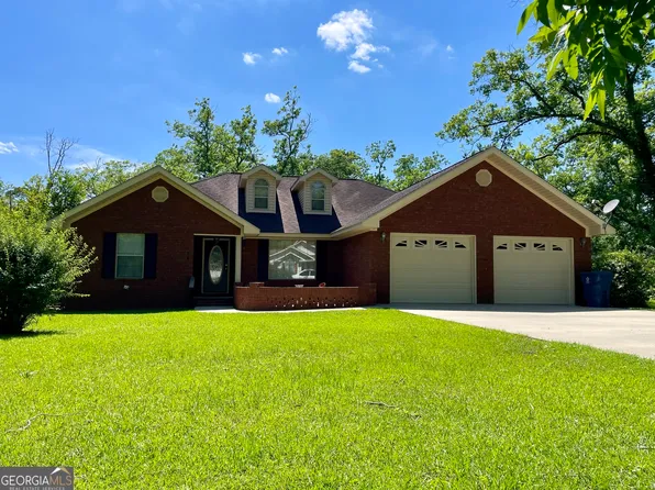 104 Corene Ave, Glennville, GA 30427