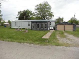 1020 W Wettack Ave, Nowata, OK 74048