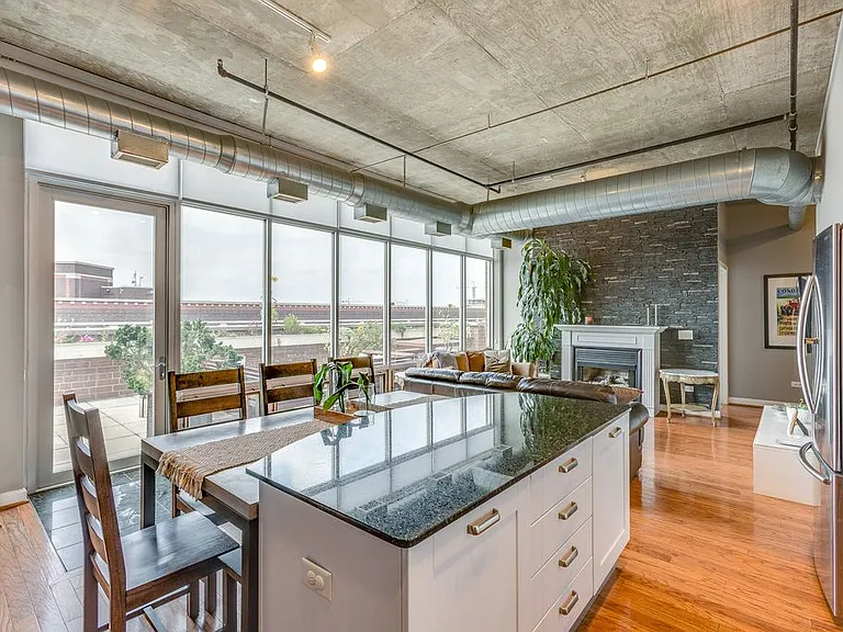 111 S Morgan St #907 — Photo 9