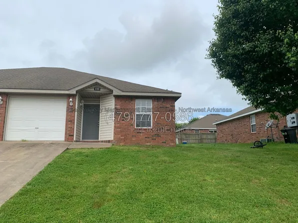 226 Graystone Cir, Centerton, AR 72719