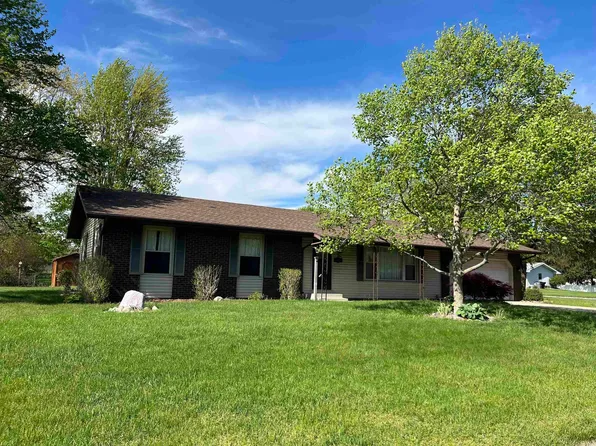 51851 Hinton Ln, Granger, IN 46530