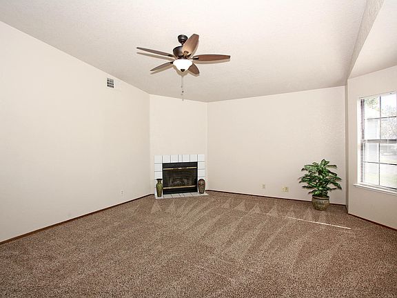 4th image of 316 Greenmore Way