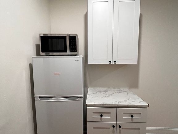 3rd image of 452 E Girard Ave #105