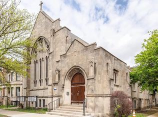 2900 W Logan Blvd #102, Chicago, IL 60647