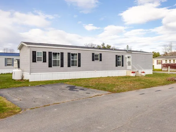 71 Autumn Lane, Lewiston, ME 04240