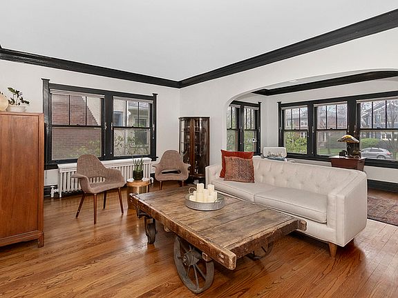 5th image of 324 N Lombard Ave