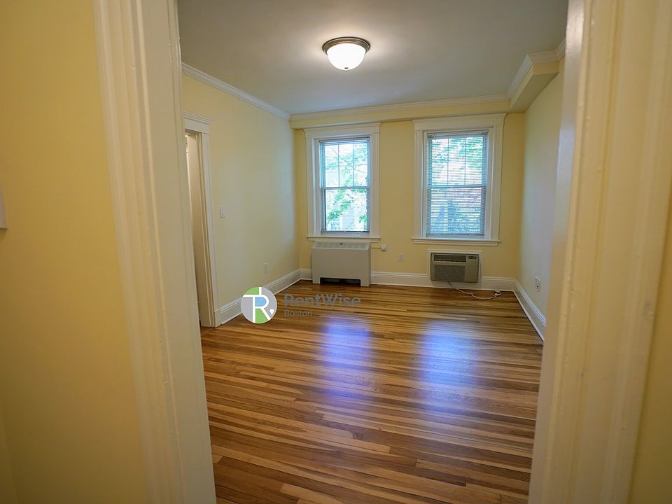 1st image of 22 Chauncy St APT 10
