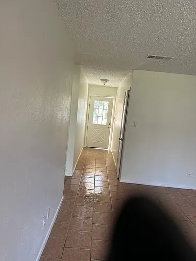 709 Campbell Ln — Photo 12