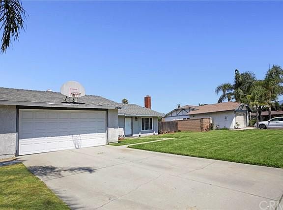 2nd image of 2526 S Pinehurst Pl