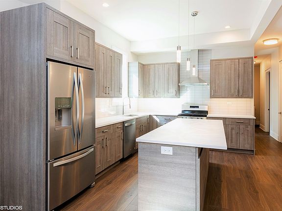 3rd image of 4830 S Saint Lawrence Ave #1