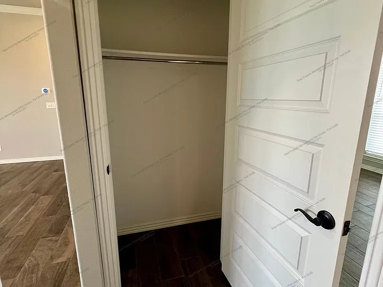 9007 Hawthorne Ln — Photo 28