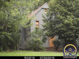 1262 SW Western Ave, Topeka, KS 66604