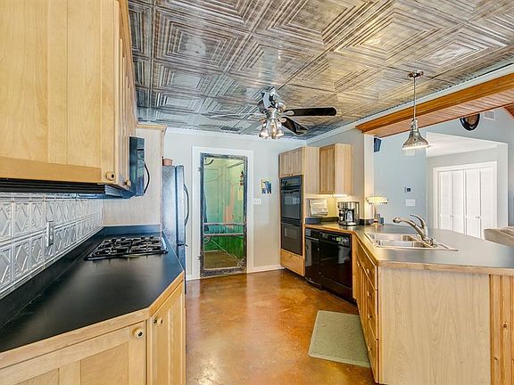 4th image of 1521 Comanche Ct