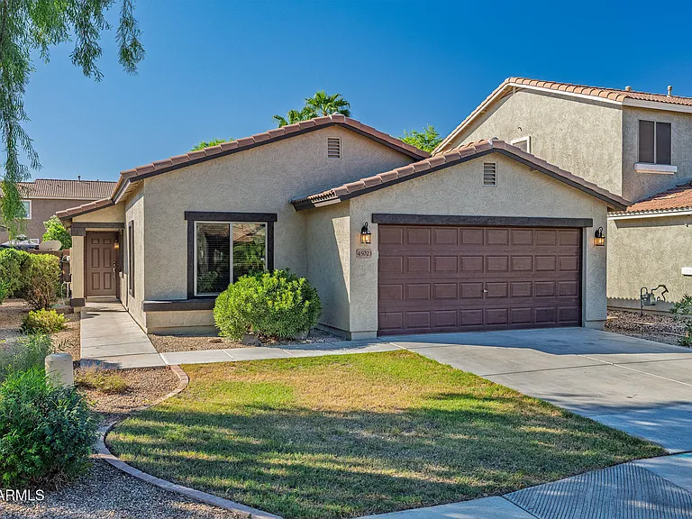 45023 W Miramar Rd — Photo 2