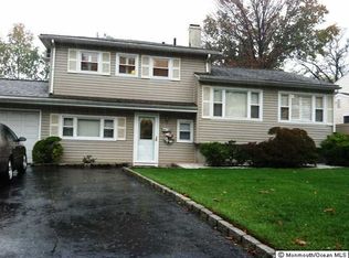 37 Trafalgar Dr, Colonia, NJ 07067