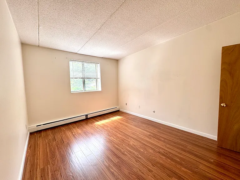 80 N Warren St #20 — Photo 18