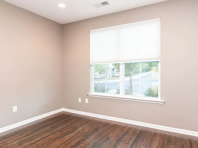 5818 Glenmore Garden Dr — Photo 7