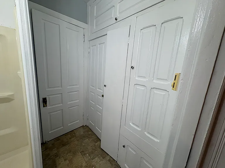 863 Queen Street — Photo 6