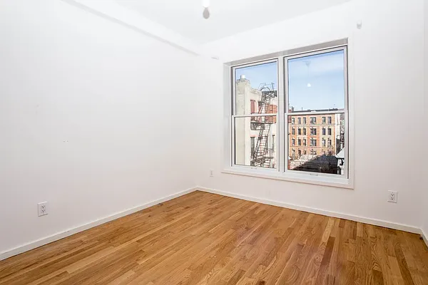 Rented by Compass | media 27