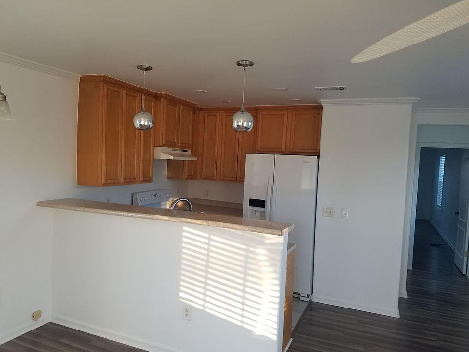 2nd image of 317 Hope Ln