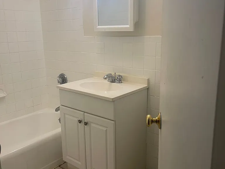 37 Gardner St #3 — Photo 6