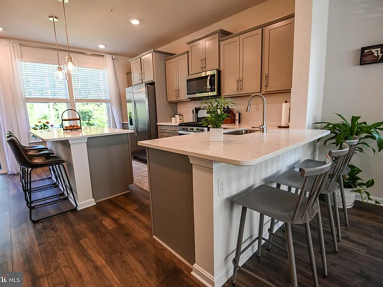 2047 Hinshaw Dr — Photo 18