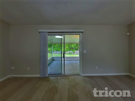 3rd image of 2750 Archer St