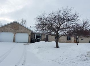 110 Orchard Ave SE, Hutchinson, MN 55350