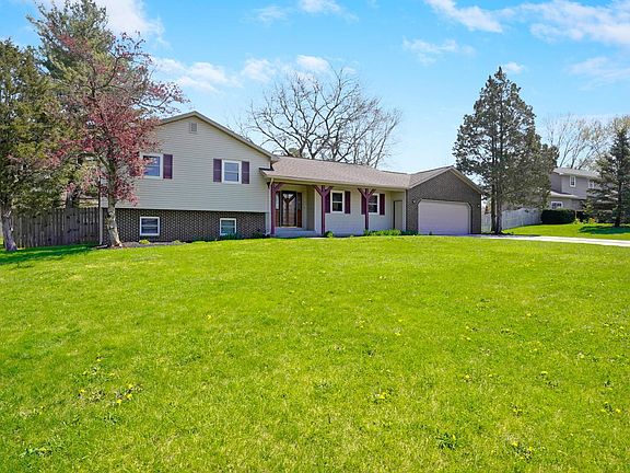 4th image of 11860 Village Way NW