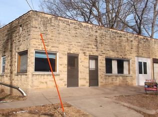 530 E 9th St, Superior, NE 68978