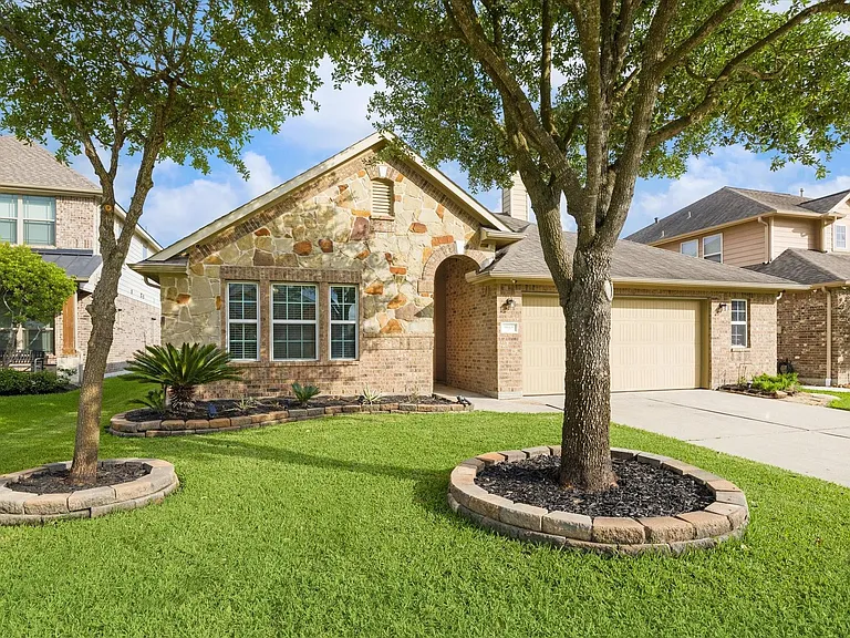 9015 Springcroft Ct — Photo 3