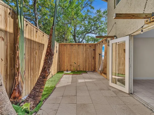 499 SE 13th Street #8E, Fort Lauderdale, FL 33316