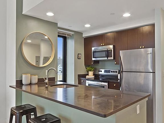 2nd image of 1595 Lexington Ave APT 6B