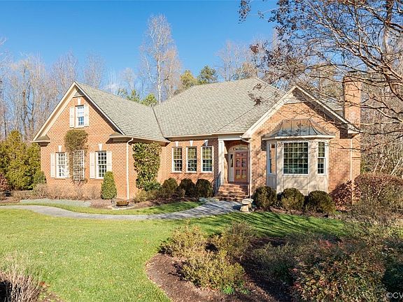 2nd image of 134 W Square Ct